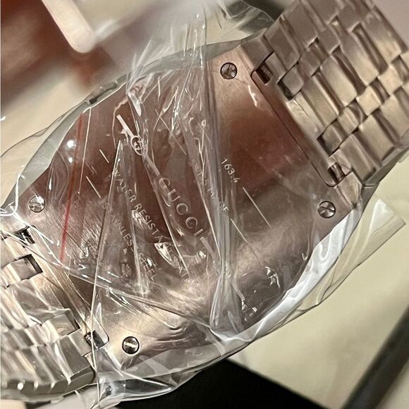 NIB Pink Gucci Watch - Picture 8 of 9